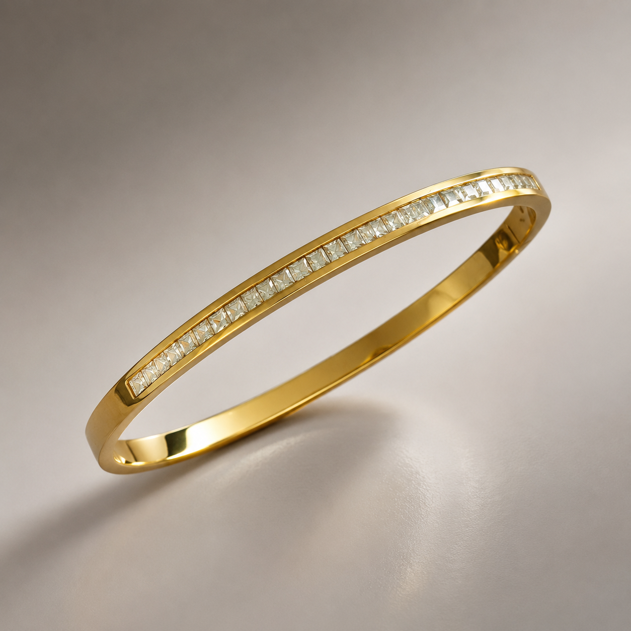 The Chic Woman ✨ — Set of 3 Crystal Gold Bangles