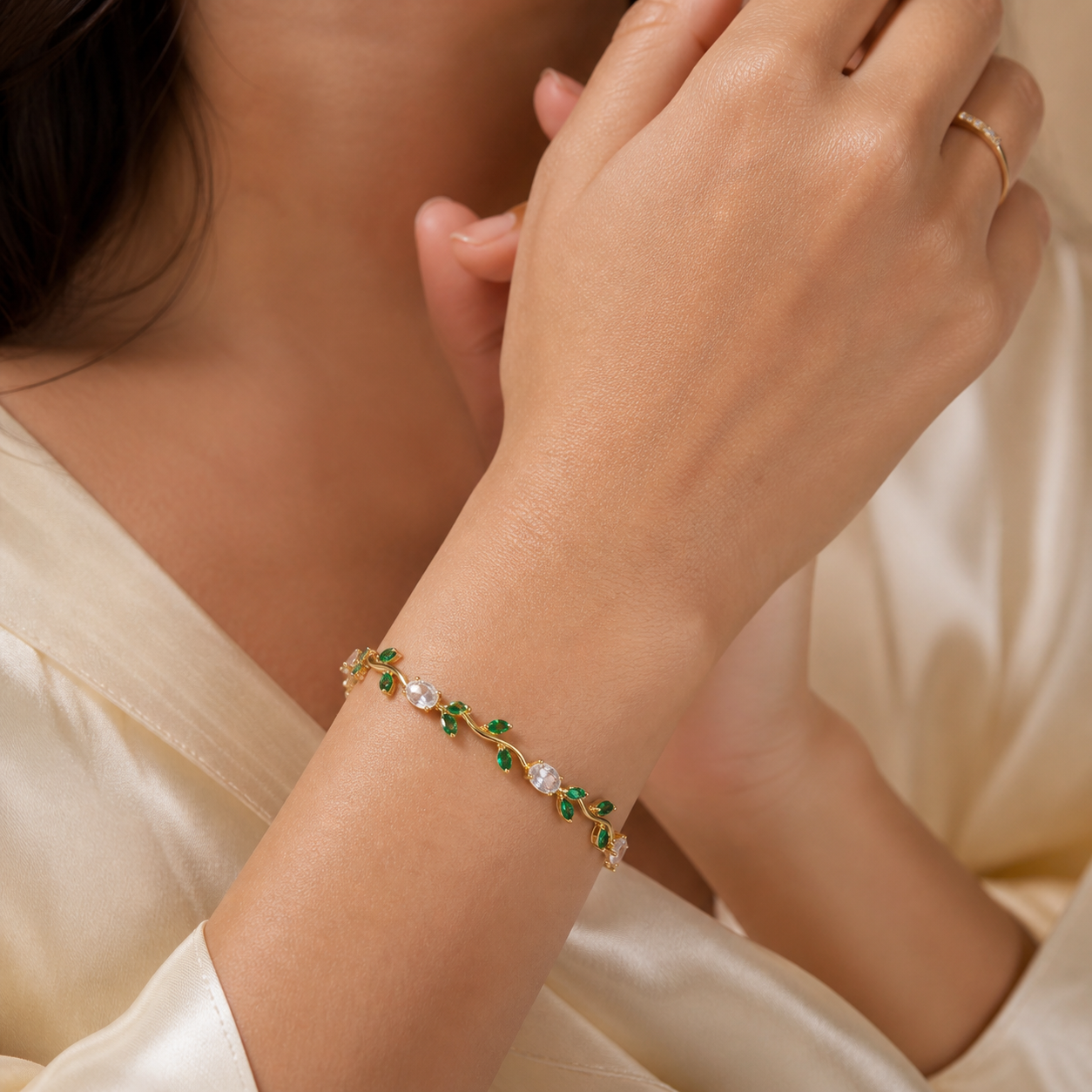 Anti-Tarnish Gold Tulip Crystal & Emerald Green Stone Bracelet
