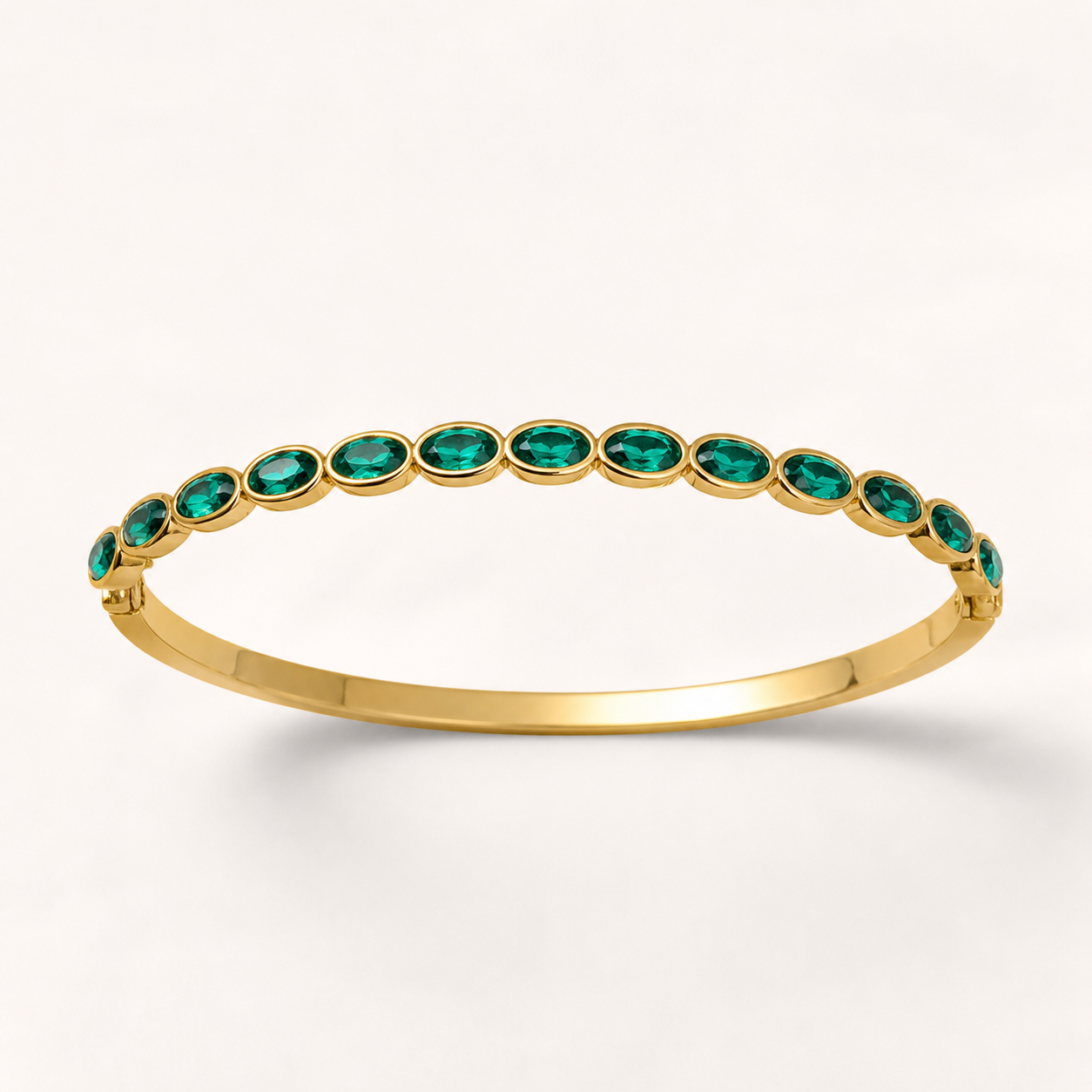 The Chic Woman ✨ — Set of 3 Crystal Gold Bangles